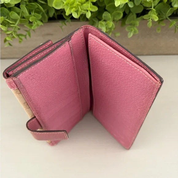 Gucci Wallet - Picture 10 of 16